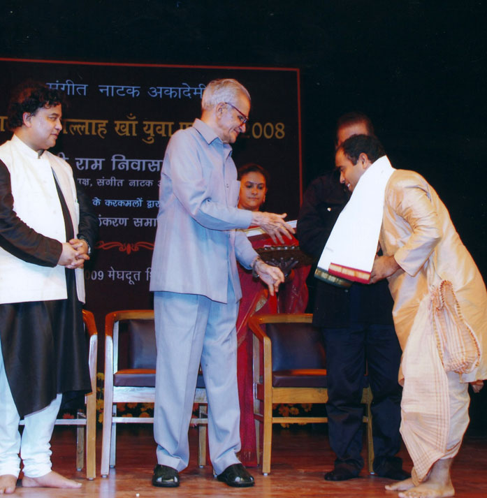 Receiving-Bismillah-Khan-Youth-Award